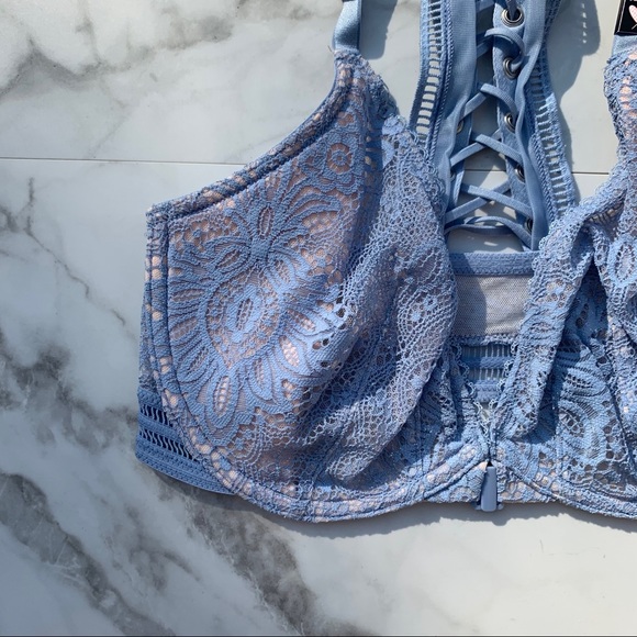 Victoria’s Secret Very Sexy Unlined Plunge Bra - Picture 5 of 11